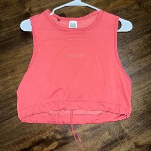 Women’s GymShark Training Cropped Tank Top. Color Pink. Size Small